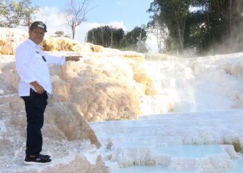 Di Objek Wisata Air Panas Tinggi Raja. Bupati Simalungun: “Kita akan benahi objek wisata ini”