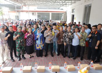 dr Susanti Dewayani Menghadiri Launching dan Simbolis Penyaluran Bantuan Cadangan Pangan Pemerintah (CPP) Tahun 2024 di Kantor Pos Cabang Pematangsiantar,