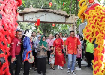 Wali Kota Pematangsiantar Menghadiri Pembukaan Sianțar Imlek Fair Menyambut Tahun Baru Cina Tahun 2024 di Pujasera Siantar Hotel
